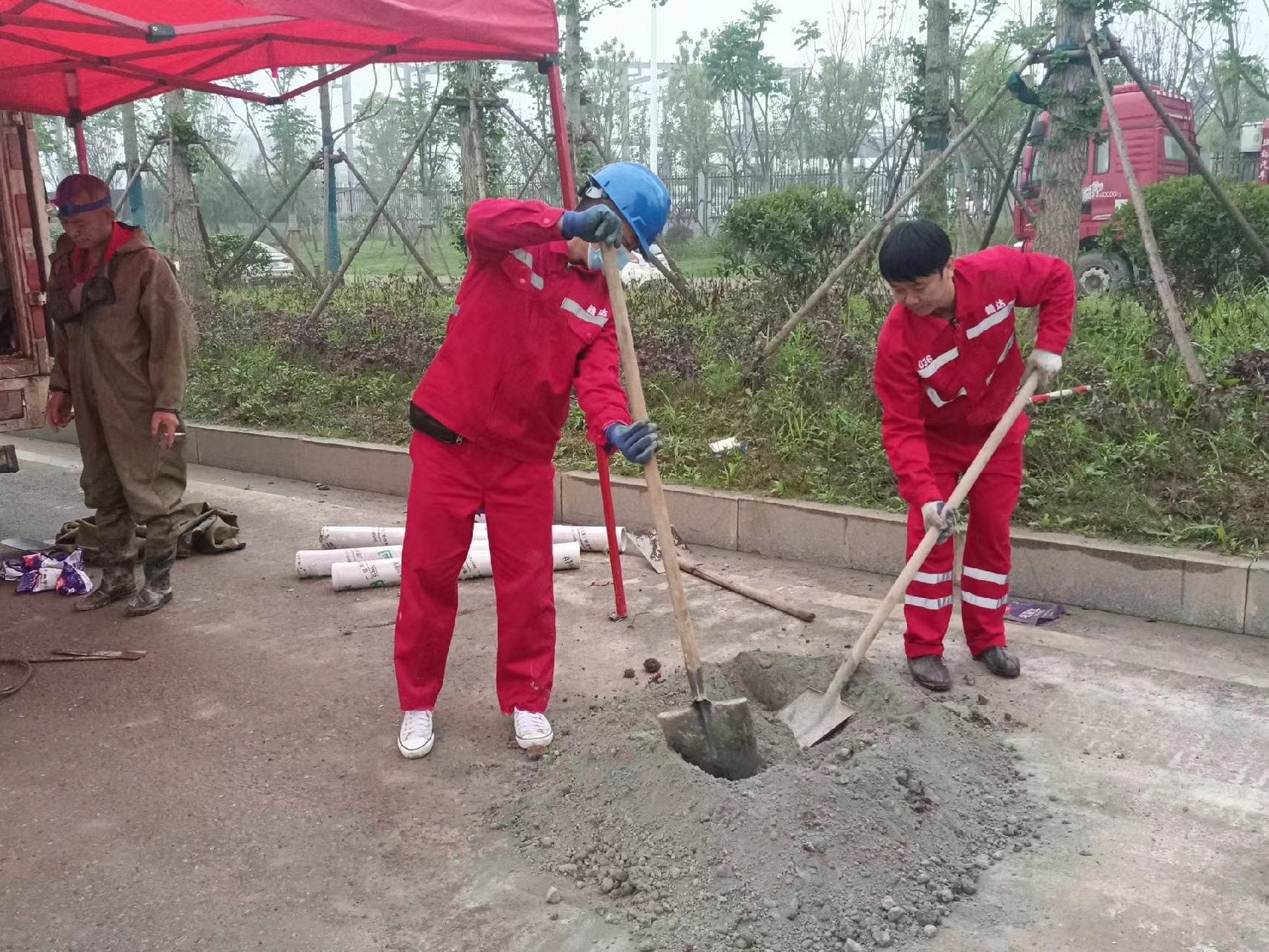 万山管道疏通哪家好】及时进行市政管道清淤