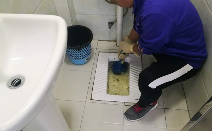 万山疏通蹲坑