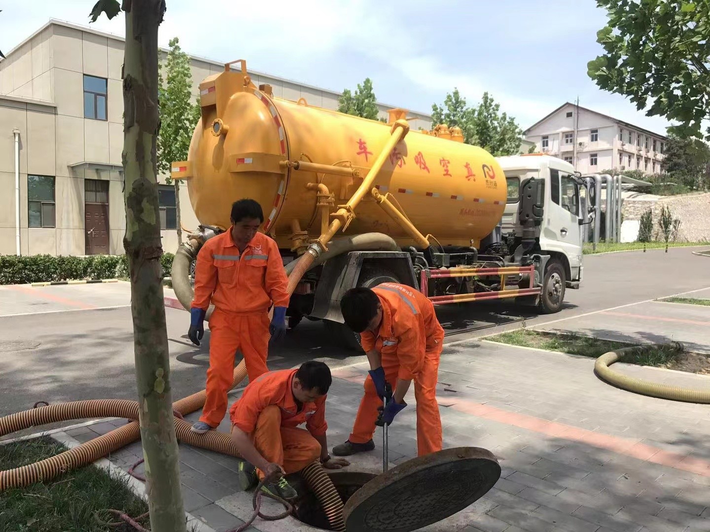 万山化粪池清理与5-8吨吸粪车施工效率分析